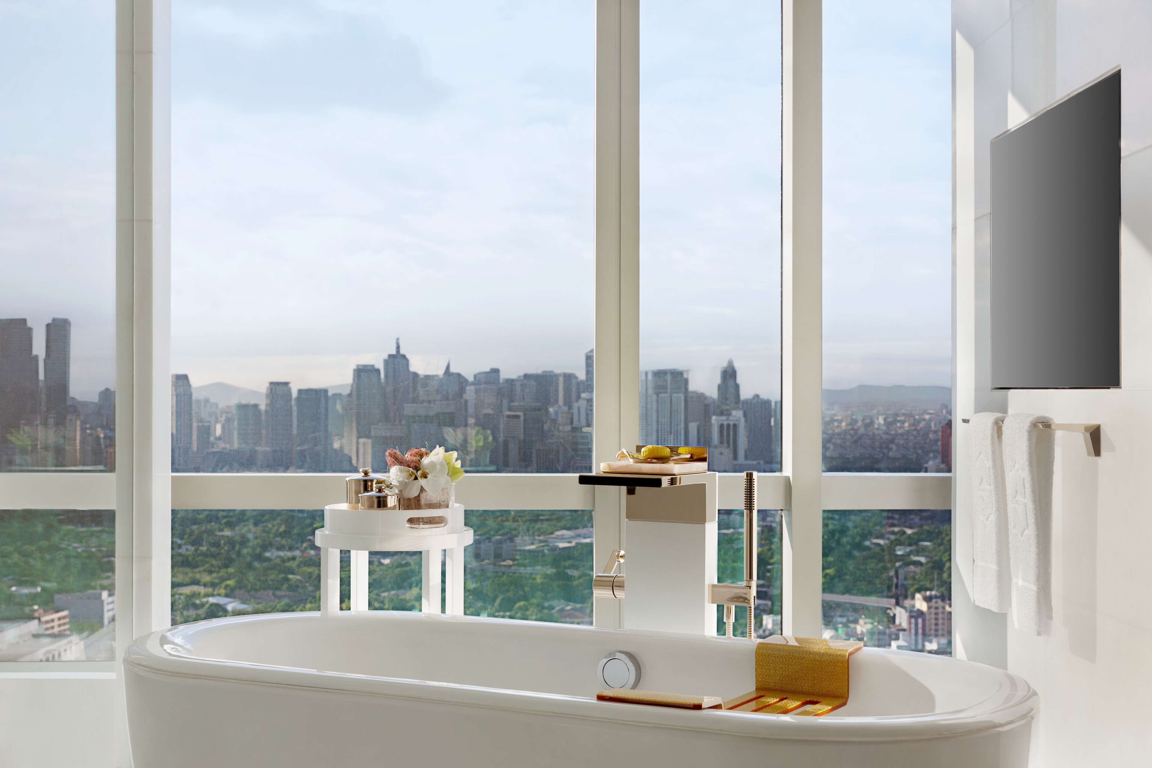 shangri-la suite | minibar, in-room safe, desk, blackout curtains