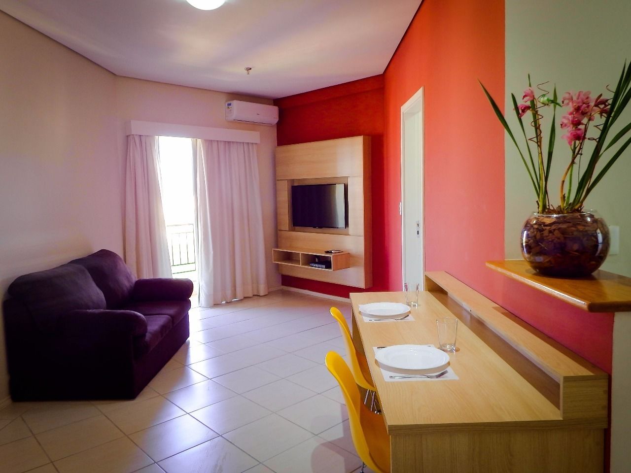 minibar, in-room safe, individually decorated, desk