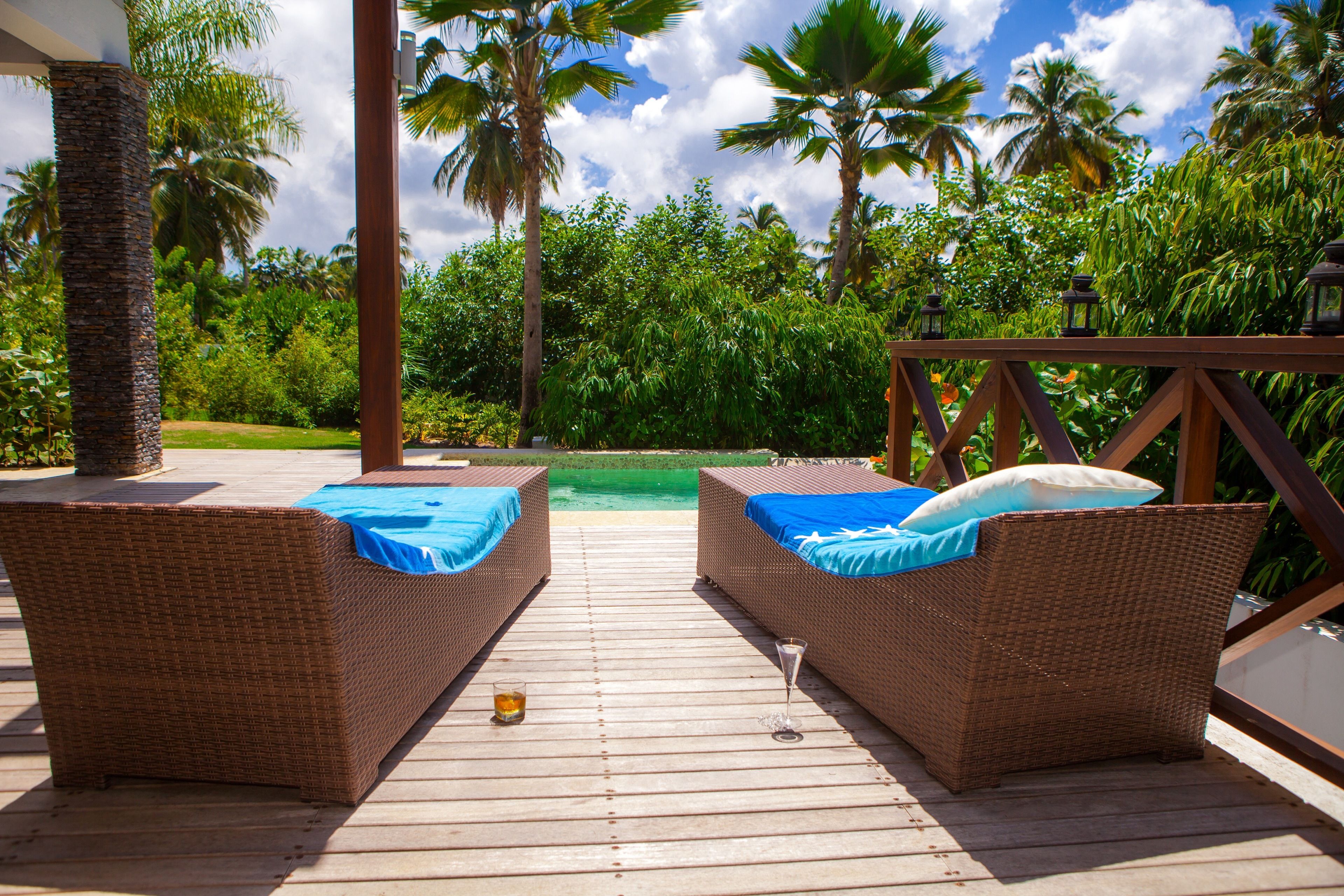 3 piscines extérieures