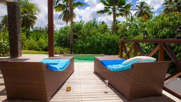 3 piscines extérieures