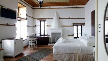 Deluxe-Doppel- oder -Zweibettzimmer | Minibar, Zimmersafe, schallisolierte Zimmer, Bügeleisen/Bügelbrett