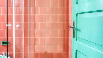 Triple Room, 3 Twin Beds | Bathroom | Shower, free toiletries, hair dryer, towels