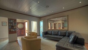 Lobby sitting area - Beach Lodge (Swakopmund)