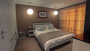 In-room safe, free WiFi