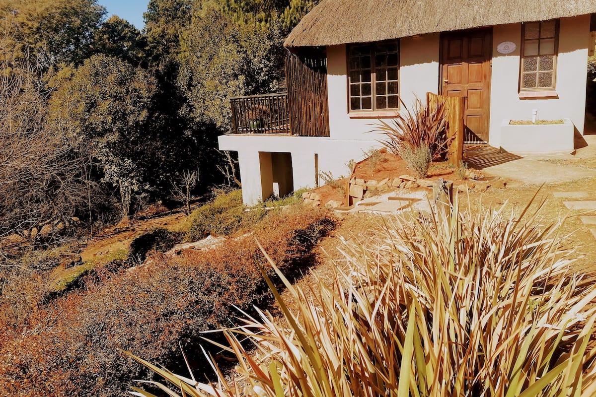 標準小屋, 1 張特大雙人床, 陽台, 河景 (Guinea Fowl ) | 客房景觀