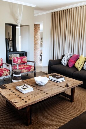 Flat-screen TV, fireplace