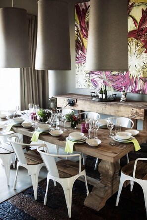 Repas dans la chambre