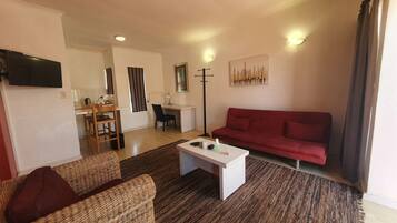 Family Suite | In-room safe, desk, laptop workspace, free WiFi