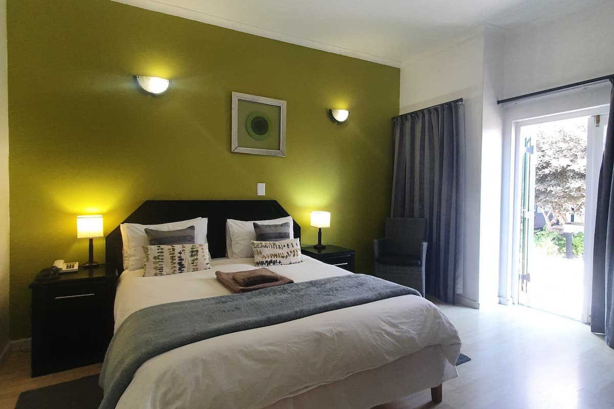 standard double room | in-room safe, desk, laptop workspace, free wifi