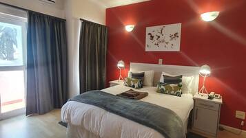 Family Suite | In-room safe, desk, laptop workspace, free WiFi