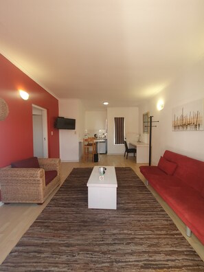 Caja de seguridad en la habitación y escritorio 