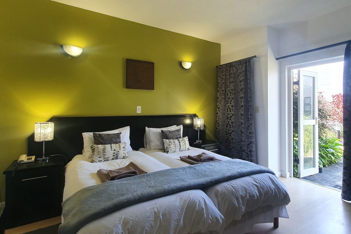 in-room safe, desk, laptop workspace, free wifi