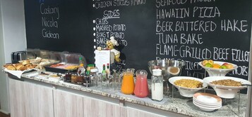 Free daily English breakfast