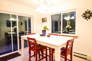 House, 3 Plus Bedrooms 2 plus Bathrooms  | Private kitchen | Full-size fridge, microwave, oven, stovetop - Puffin Place Vacation Rental (Kodiak)