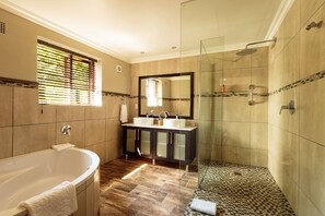 Double or Twin Room, Patio, Garden Area | Bathroom | Separate bathtub and shower, free toiletries, bathrobes, towels - Wilderness Manor (Wilderness)