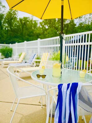 Outdoor pool, pool loungers