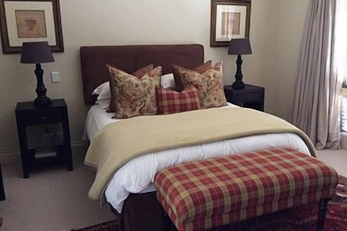 Superior Room, Patio | 1 bedroom, premium bedding, desk, soundproofing