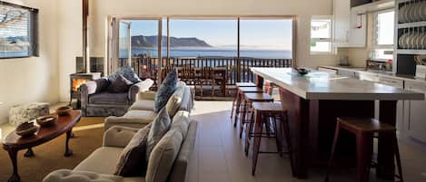 Exclusive House, 4 Bedrooms, Sea View | Premium bedding, in-room safe, individually decorated