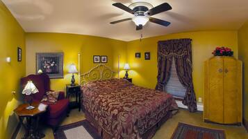 1 Queen Bed Room