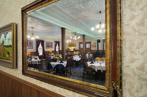 供应早餐和晚餐,美洲菜