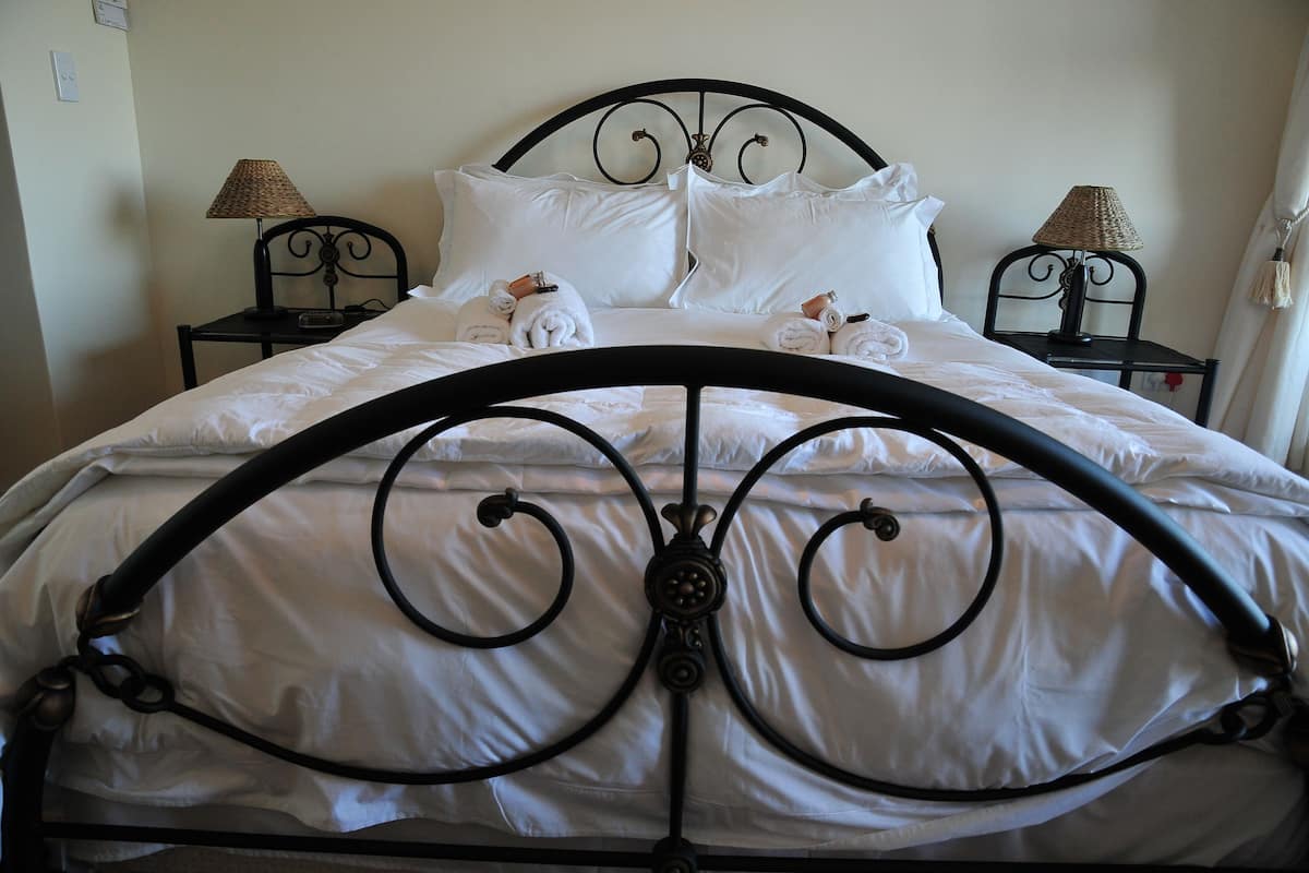 Deluxe Apartment, 2 Bedrooms | 2 bedrooms, in-room safe, desk, iron/ironing board
