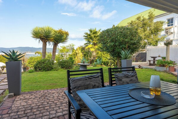 View from room - Aestas Bed & Breakfast (Knysna)