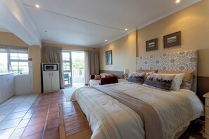 Deluxe Double Room, Ensuite, Garden Area | Premium bedding, individually decorated, individually furnished, desk - Aestas Bed & Breakfast (Knysna)