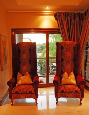 Luxury Suite | Living area