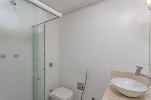 Shower, free toiletries, towels - Real Grandeza (Rio de Janeiro)