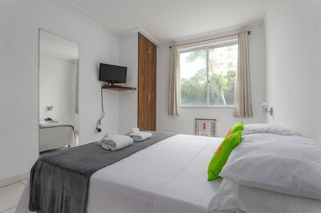Cortinas blackout, Wi-Fi de cortesia, roupa de cama