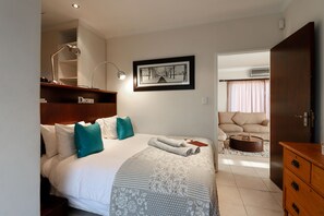 Suite, Patio (Upstairs Kilima) | Premium bedding, pillowtop beds, in-room safe, iron/ironing board - Awali Lodge (Cape Town)