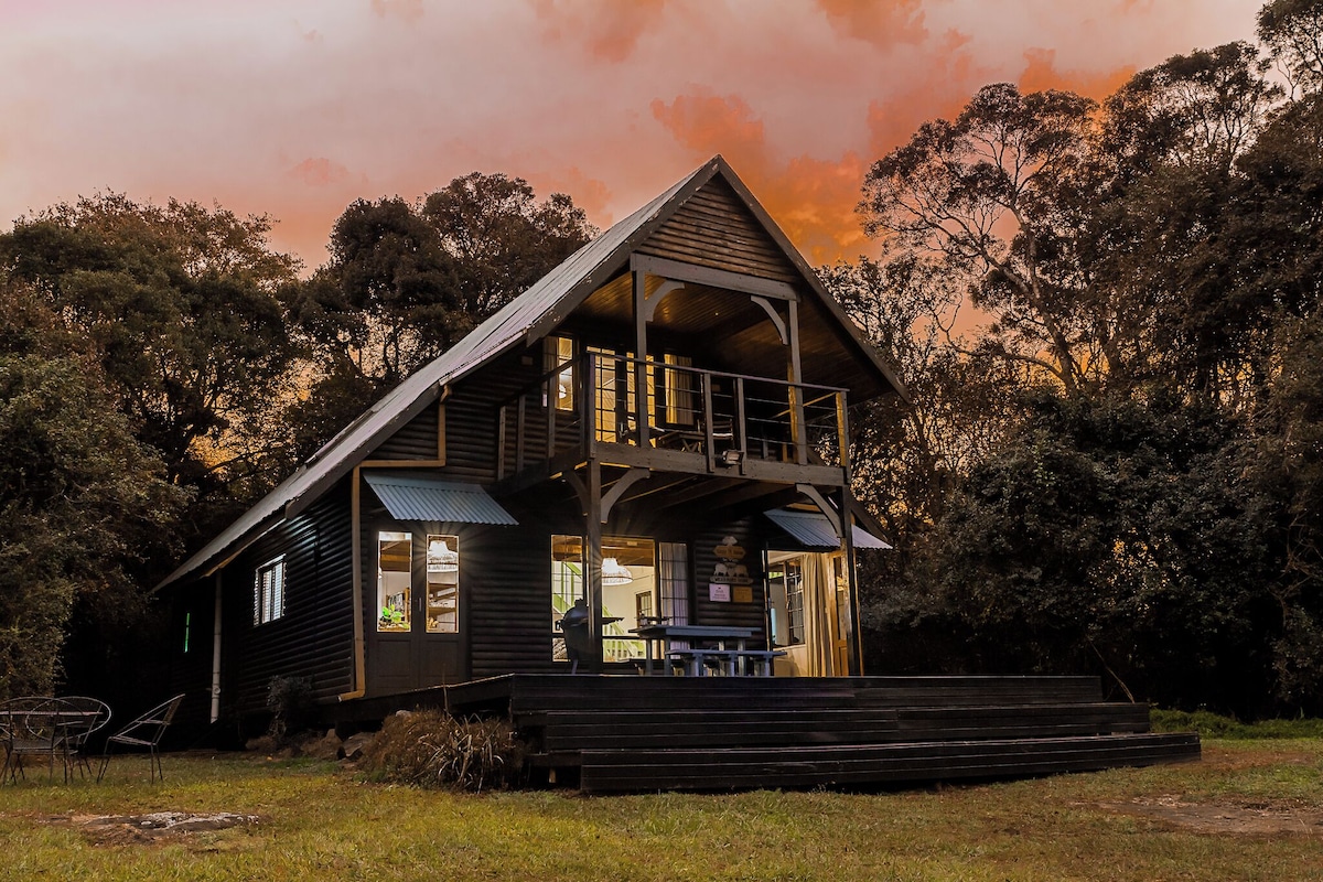 Mountain Lodge | Ropa de cama de alta calidad y caja de seguridad en la habitación