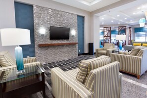 Lobby - Drury Inn & Suites Burlington (Burlington)
