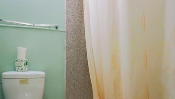 Kostenlose Toilettenartikel, Handtücher