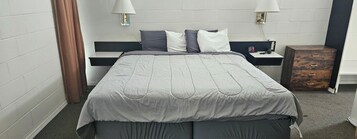 Habitación, 1 cama de matrimonio grande, no fumadores | Escritorio, cortinas opacas, tabla de planchar con plancha y wifi gratis