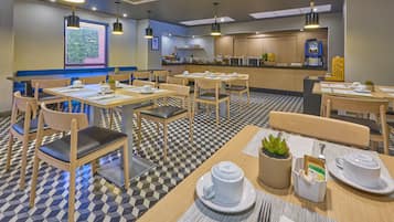 Free daily continental breakfast