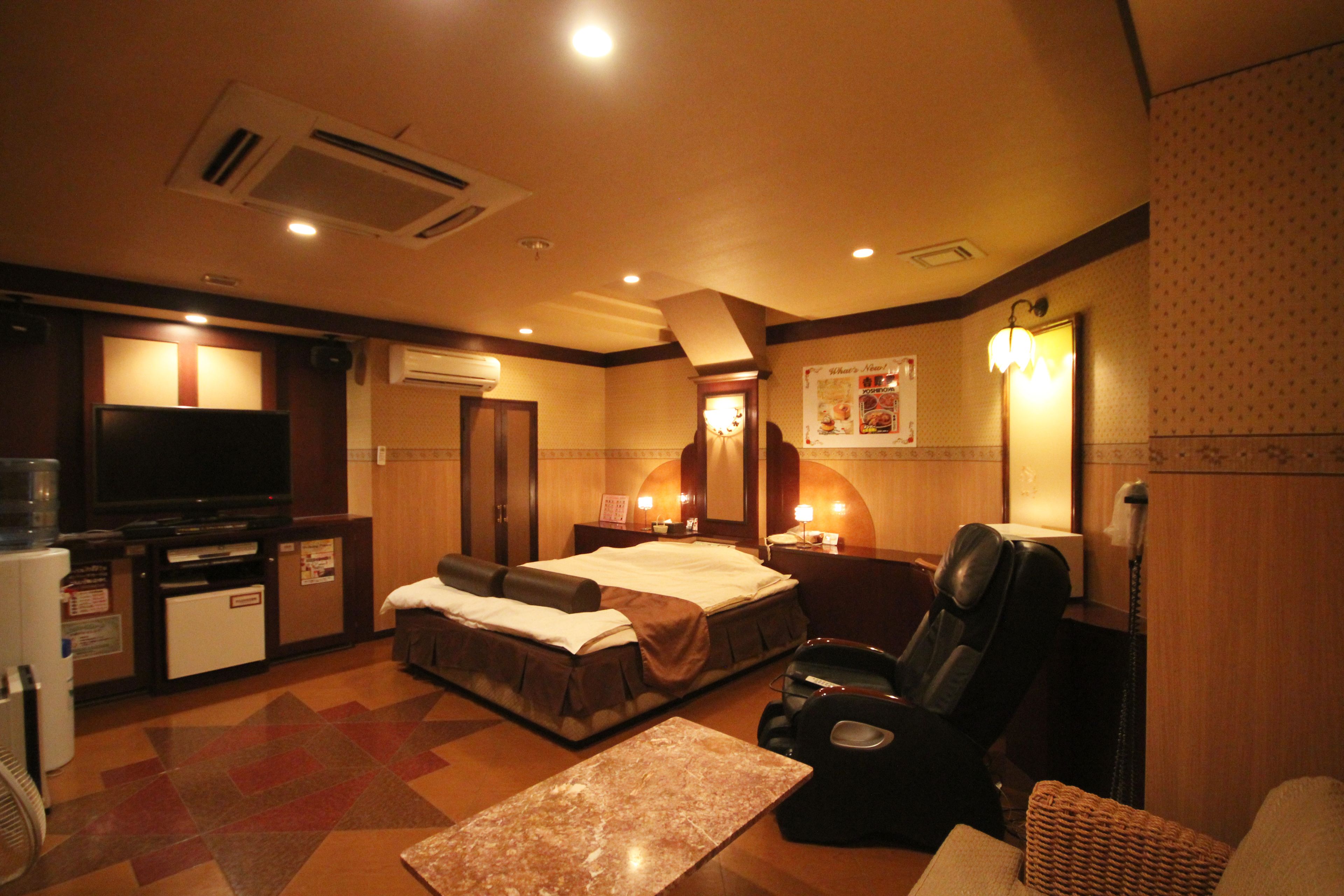 Double Room, Smoking | Blackout drapes, free rollaway beds, free WiFi