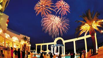 Outdoor pool, pool umbrellas