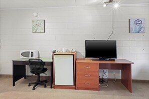 Business Suite, 1 King Bed with Sofa bed (Not pet friendly) | Television - Dauphin Inn Express (Dauphin)