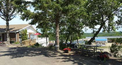 Athabasca Lodge Motel