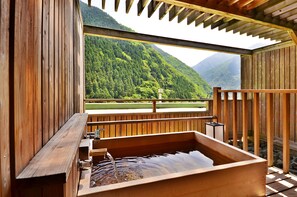 Japanese Style Room with Open Air Bath, Mountain View | Deep soaking bathtub - Sunriver Oboke (Miyoshi)