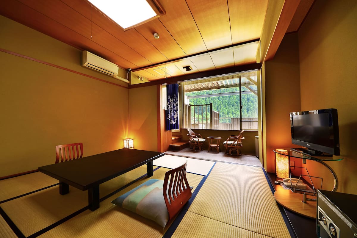 Traditionele kamer (Japanese Style with Open Air Bath) | Een kluis op de kamer, gratis wifi, beddengoed