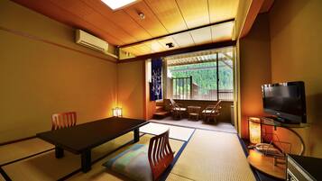 Japanese Style Room with Open Air Bath, Mountain View | In-room safe, free WiFi, bed sheets