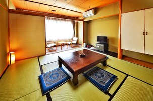 In-room safe, free WiFi, bed sheets