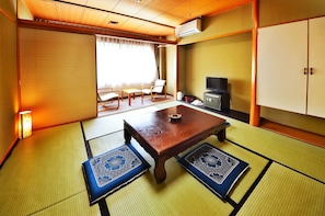 Caja de seguridad en la habitación, wifi gratis y ropa de cama