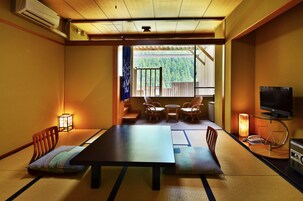 Japanese Style Room with Open Air Bath, Mountain View | In-room safe, free WiFi, bed sheets