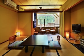 Caja de seguridad en la habitación, wifi gratis y ropa de cama