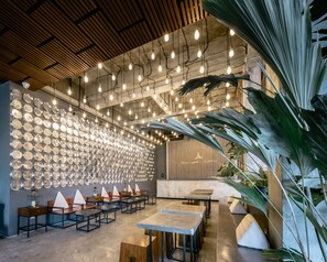 Restaurant - Once Again Hostel (Bangkok)