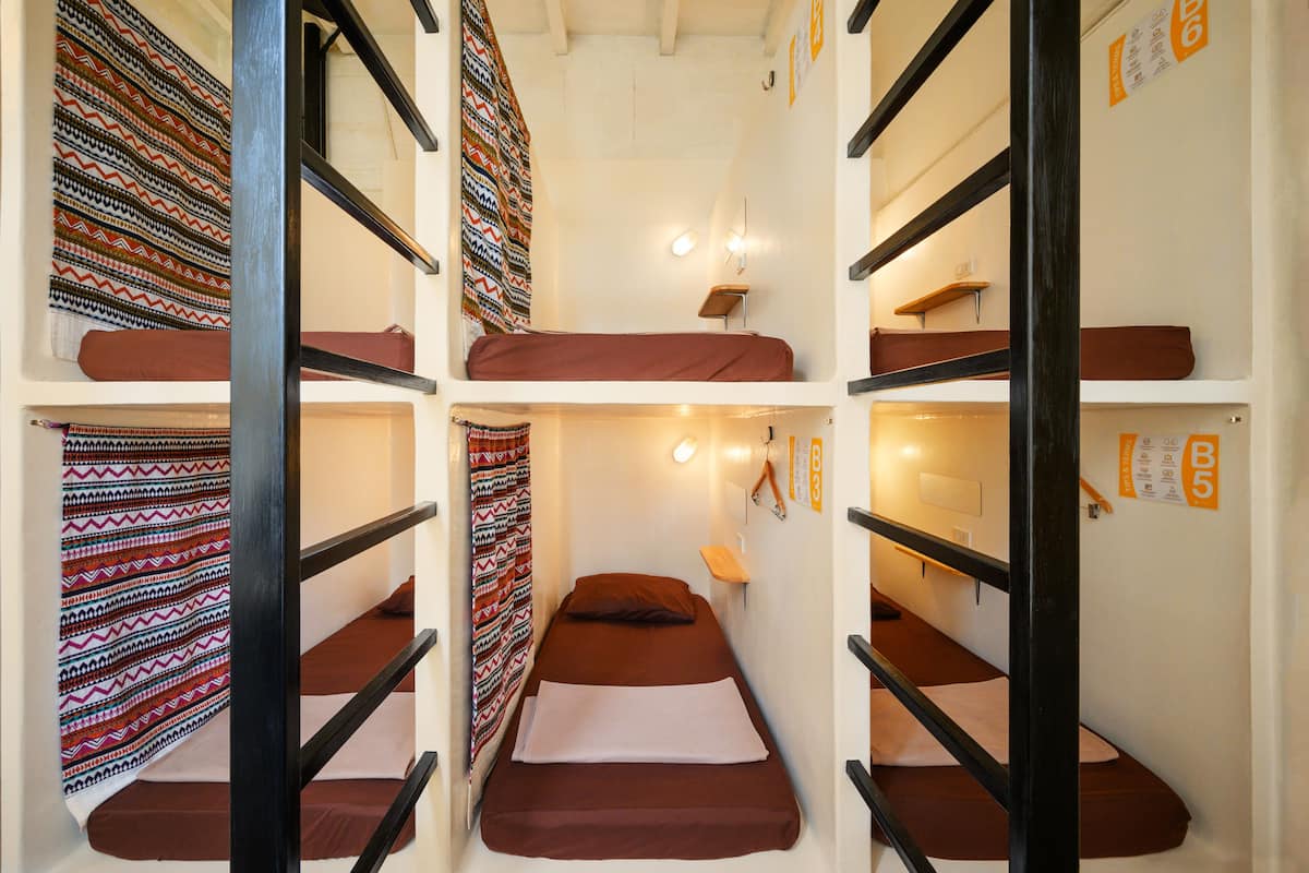 6 Beds Mixed Dormitory | WiFi (free)
