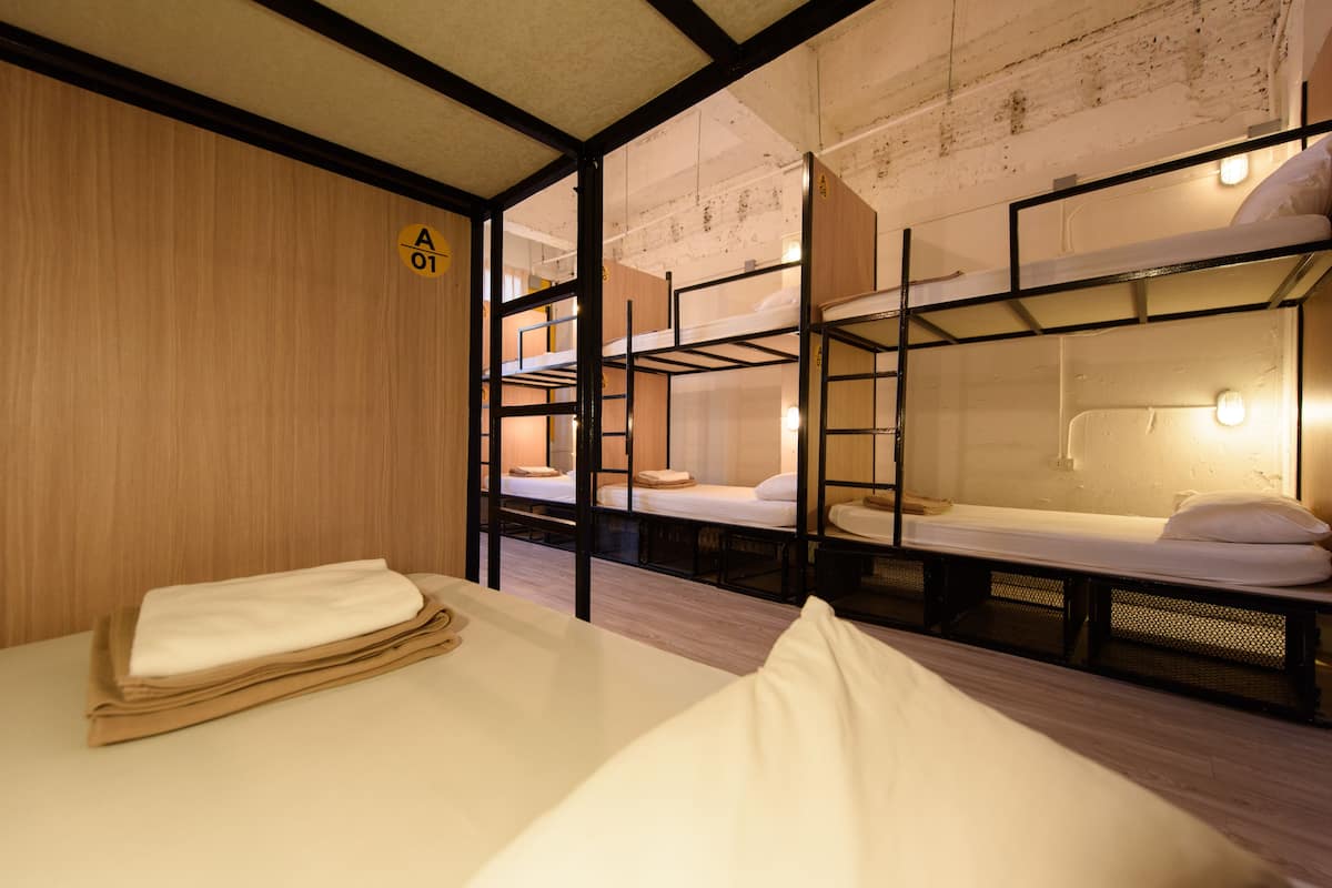 12 Beds Mixed Dormitory City View | WiFi (free)
